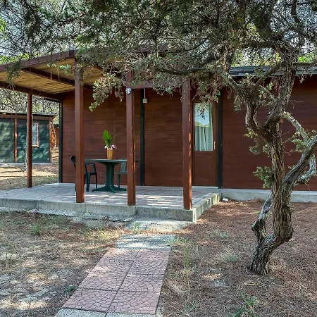 Beautiful Mobile Home In Sorso With Garden Dom wakacyjny