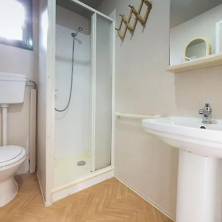 Dom wakacyjny Beautiful Mobile Home In Sorso With Garden