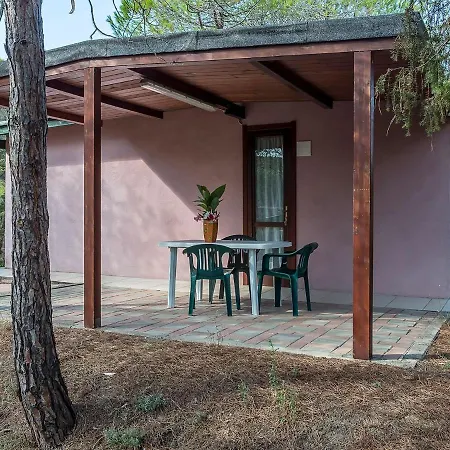 Dom wakacyjny Beautiful Mobile Home In Sorso With Garden *